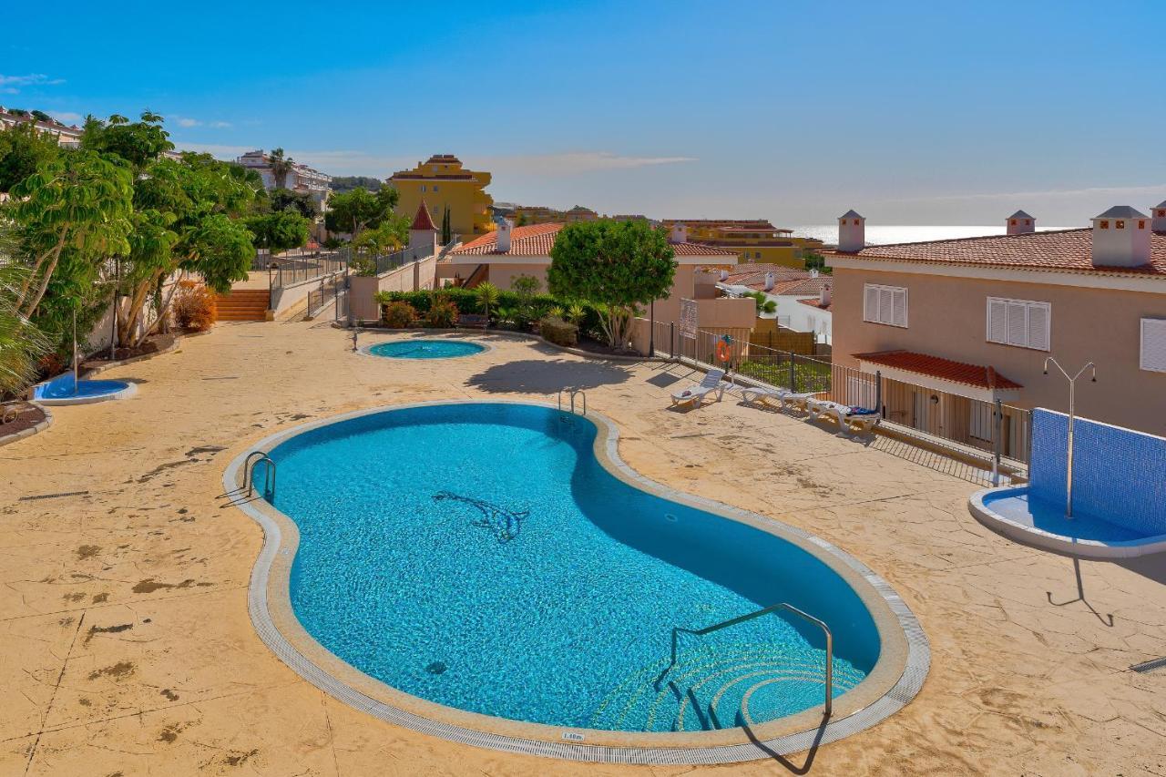 Modern Apartment With Large Terrasse, Bbq, Fast Wifi, 2 Pools Puerto de Santiago  Extérieur photo